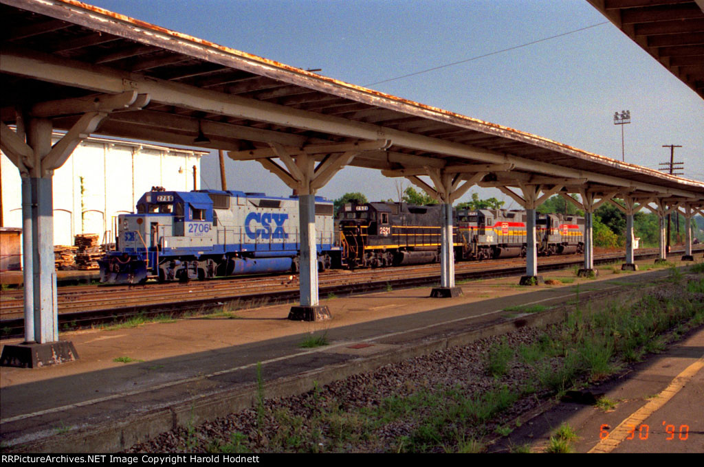 CSX 2706, 2521, 2710, 2712